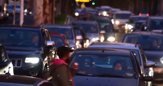 Torino bloccata in coda, 44 ore all’anno nel traffico